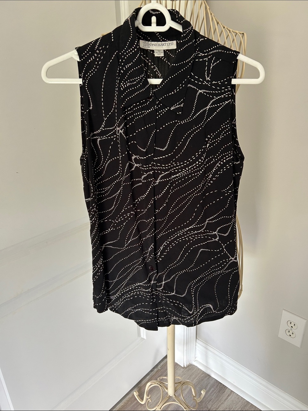 Cynthia Rowley Black Button-Down Sleeveless Top with White Wave Dot Print